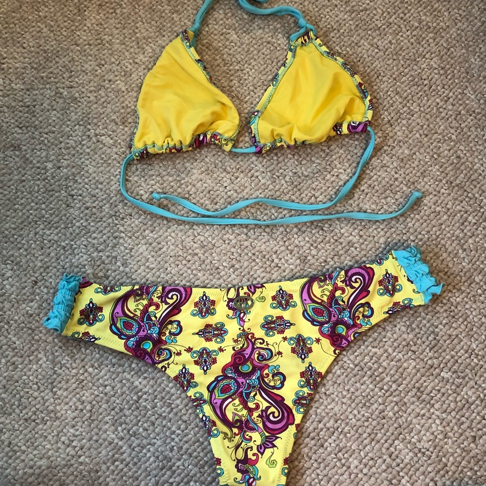 Bikini - Picture 5 of 6